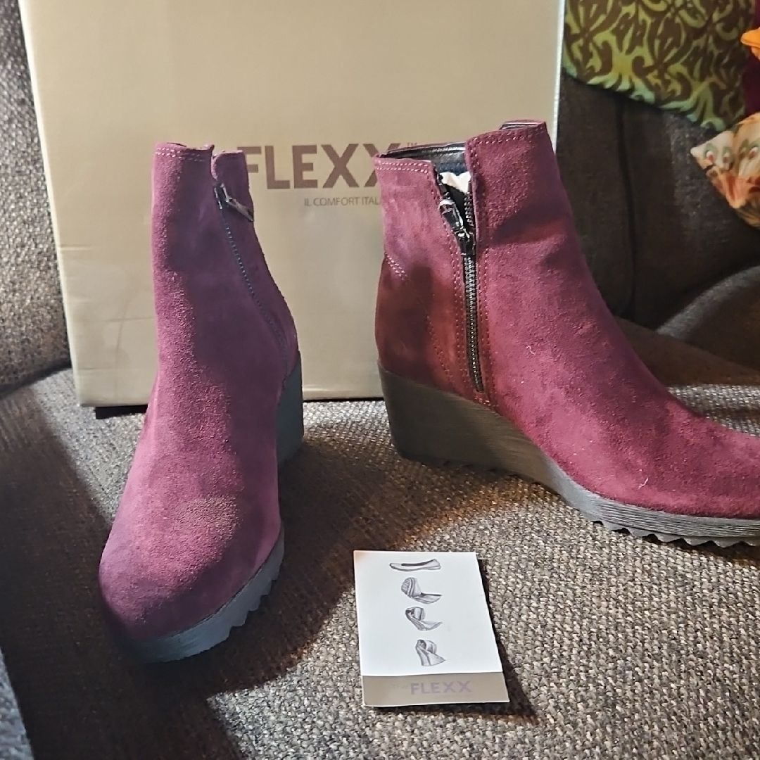 The Flexx Women's Burgundy Wedge Ankle Boots